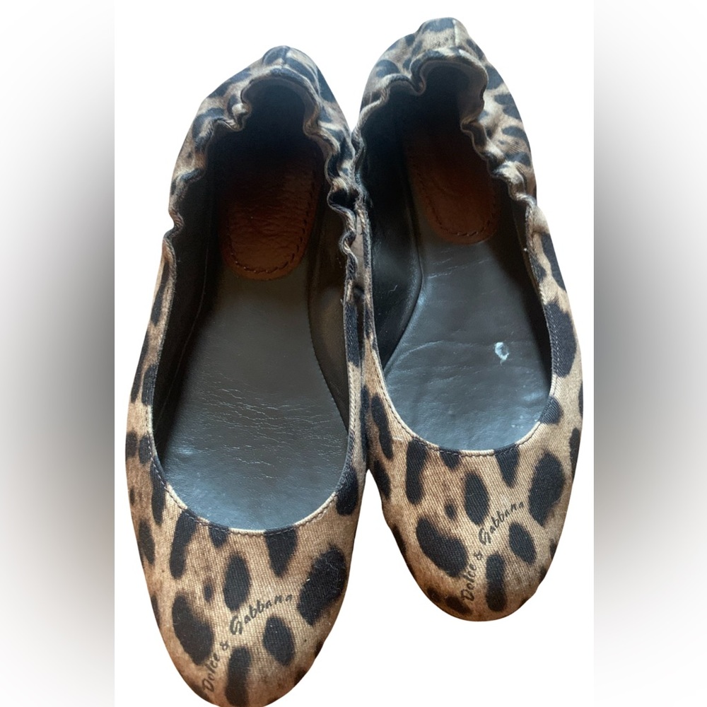 Dolce & Gabbana Leopard Print Flats EUC